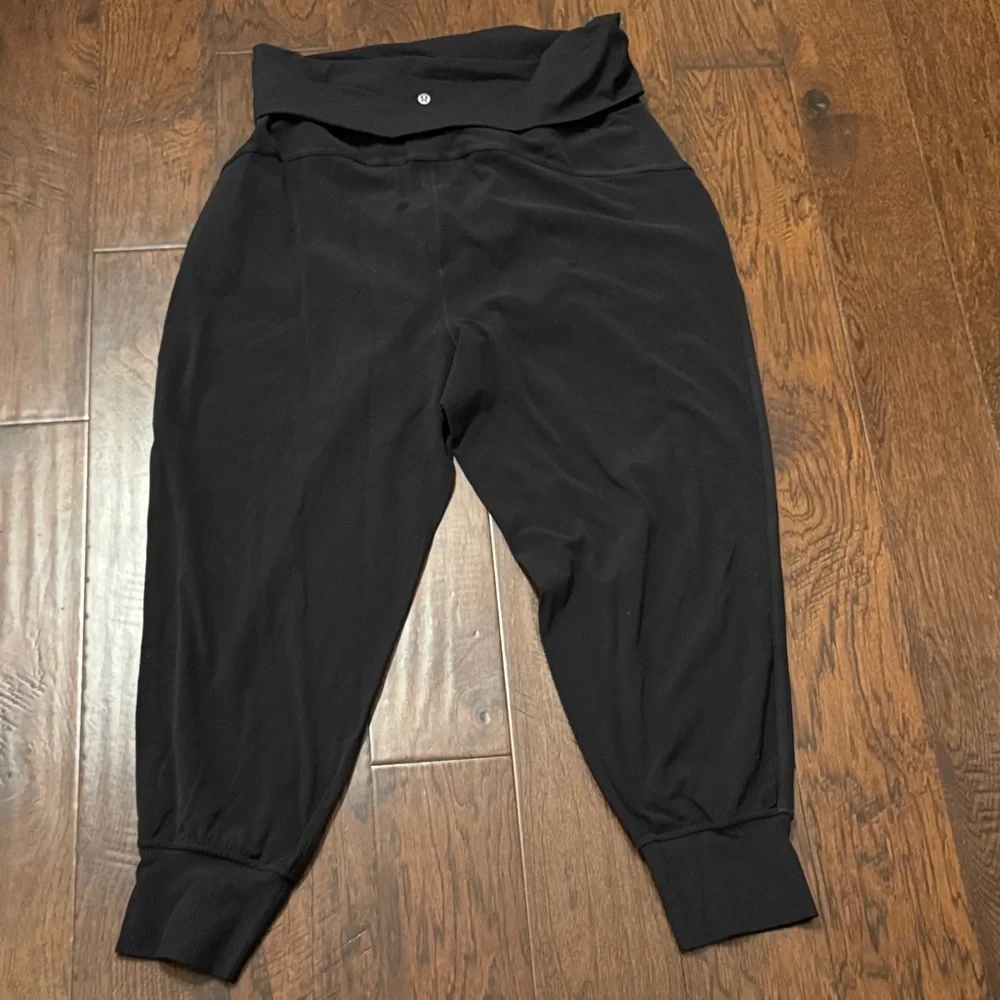 lululemon athletica High-Rise Ribbed-Waist Jogger - Black